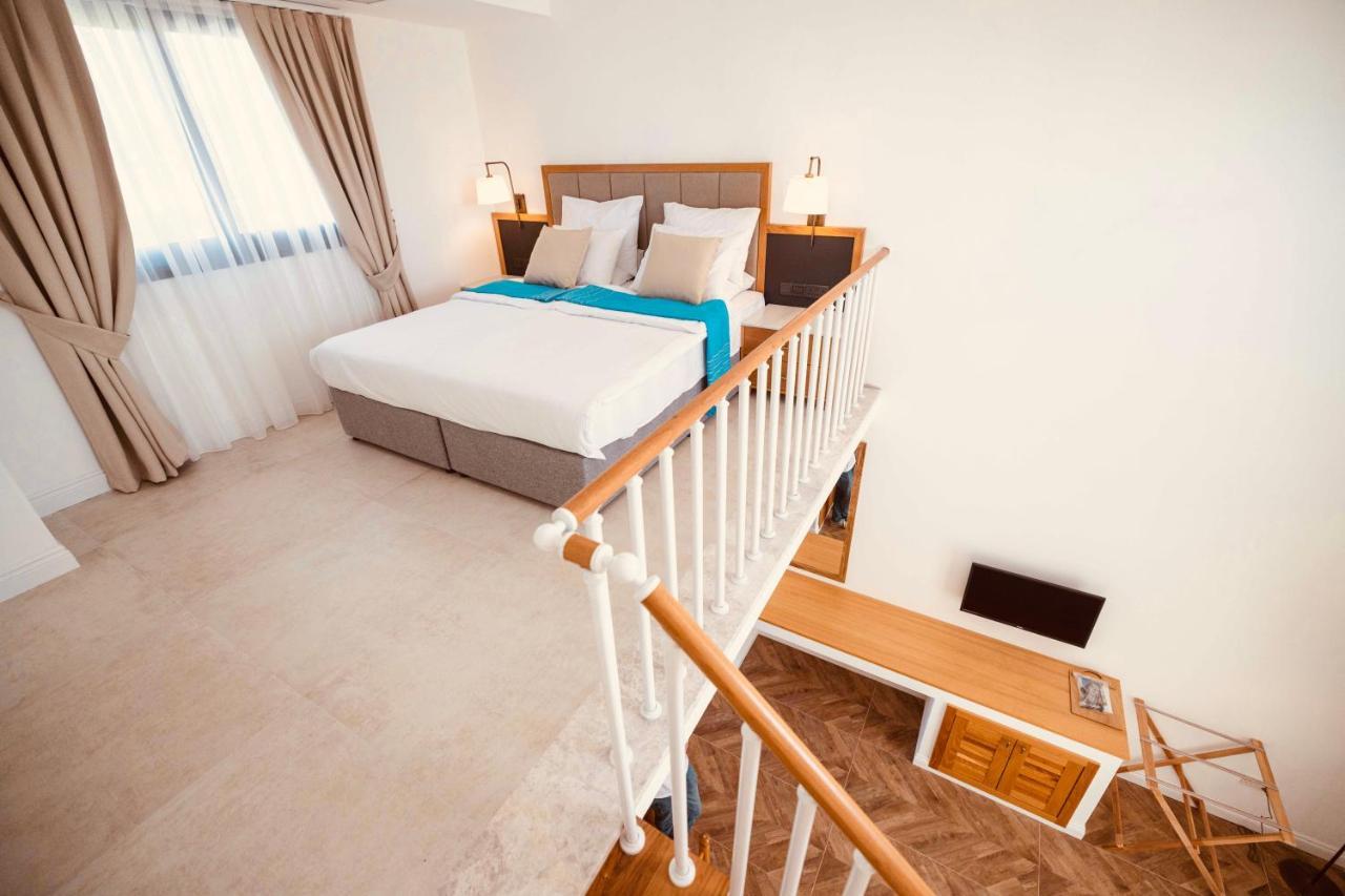 Palmonte Suites Hotel & Spa Karavas  المظهر الخارجي الصورة