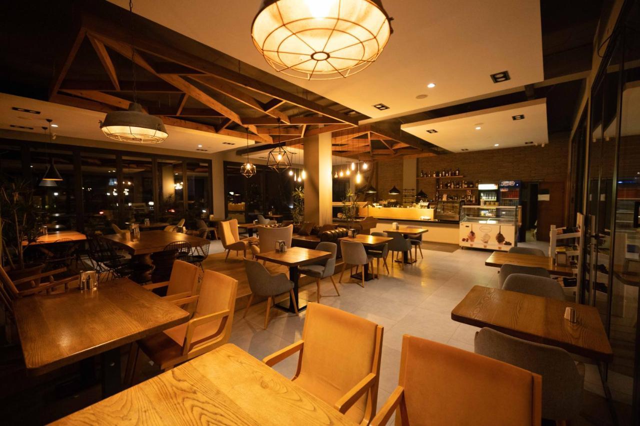 Palmonte Suites Hotel & Spa Karavas  المظهر الخارجي الصورة