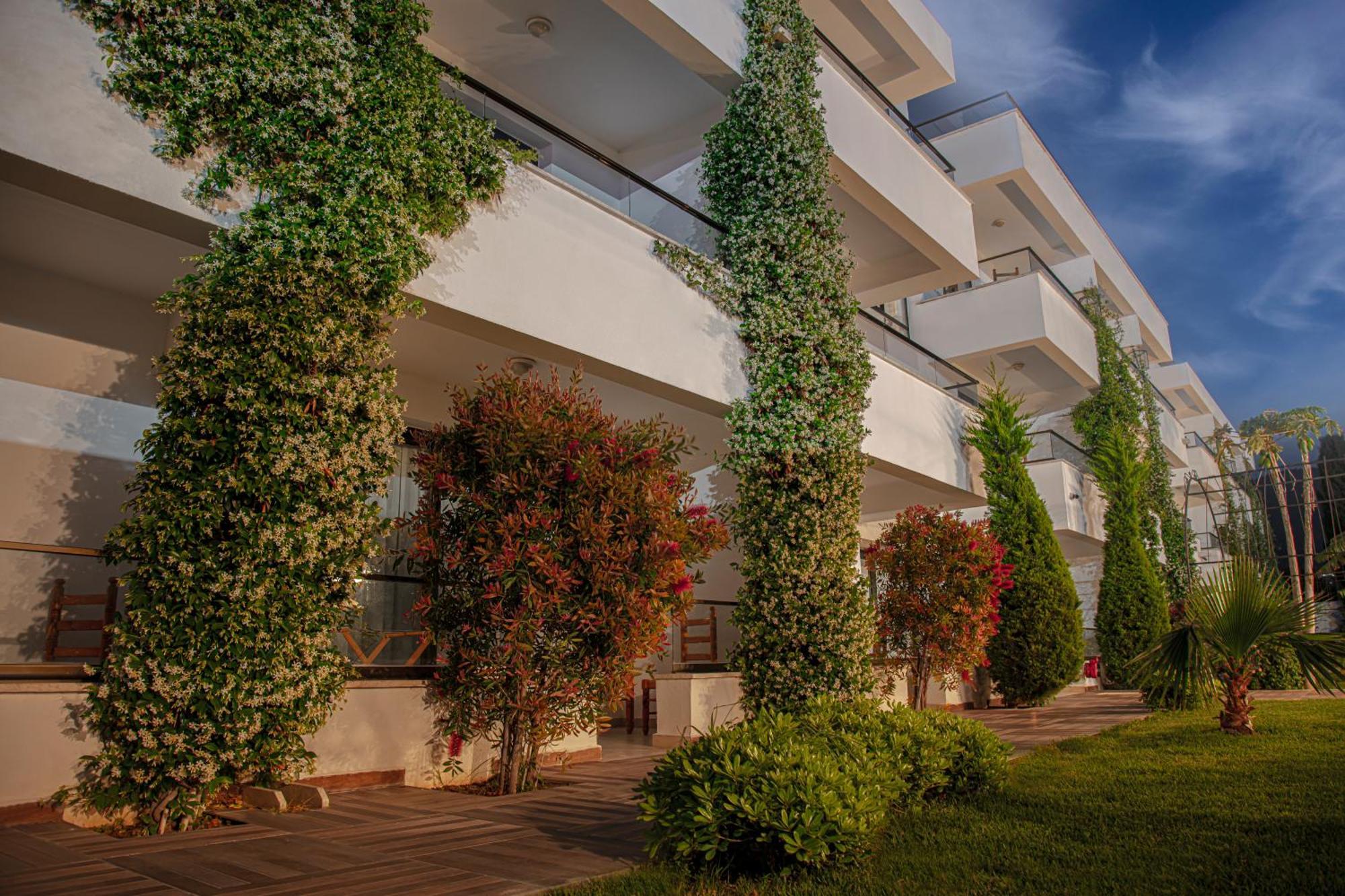 Palmonte Suites Hotel & Spa Karavas  المظهر الخارجي الصورة